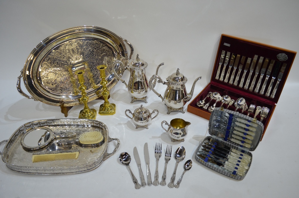 A canteen of EPNS Kings pattern flatware