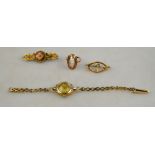 A 9ct Roma ladies watch on 9ct bracelet, to/w 9ct bar brooch,