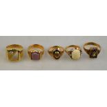 Five various rings including 15ct sardonyx set signet ring, signet ring set with small diamond, 14k,