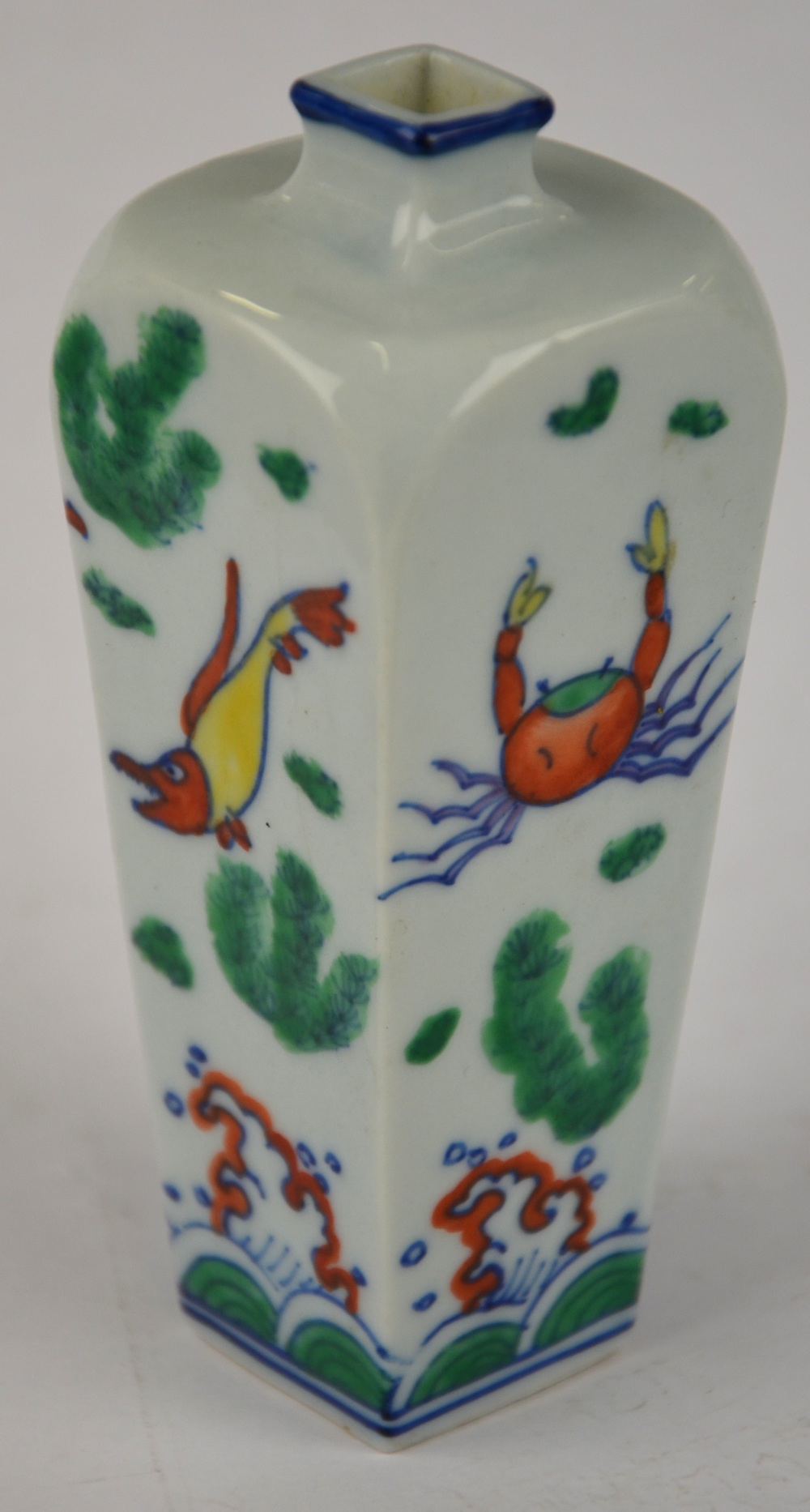 A Chinese Doucai small square vase decorated with fish and crustaceans, 11 cm, to/w a Japanese - Image 12 of 13