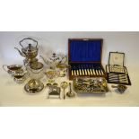 A quantity of electroplated items, including a pair of Apostle serving spoons with shell bowls,