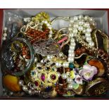 A collection of various vintage and retro jewellery including necklaces, brooches,