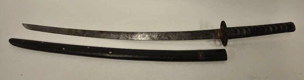 A 19th century Japanese sword Katana, 65 cm blade (unsigned) Iran tsuba and kashiva, - Image 2 of 5