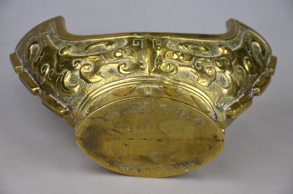 A Chinese brass vessel of archaic form, 20th century, 16. - Image 3 of 5