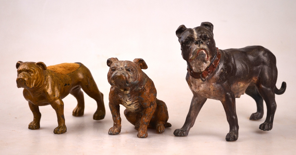 A cold-painted spelter female bulldog, 15 cm, - Image 2 of 4