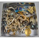 Mixed lot of vintage jewellery including beads, brooches,
