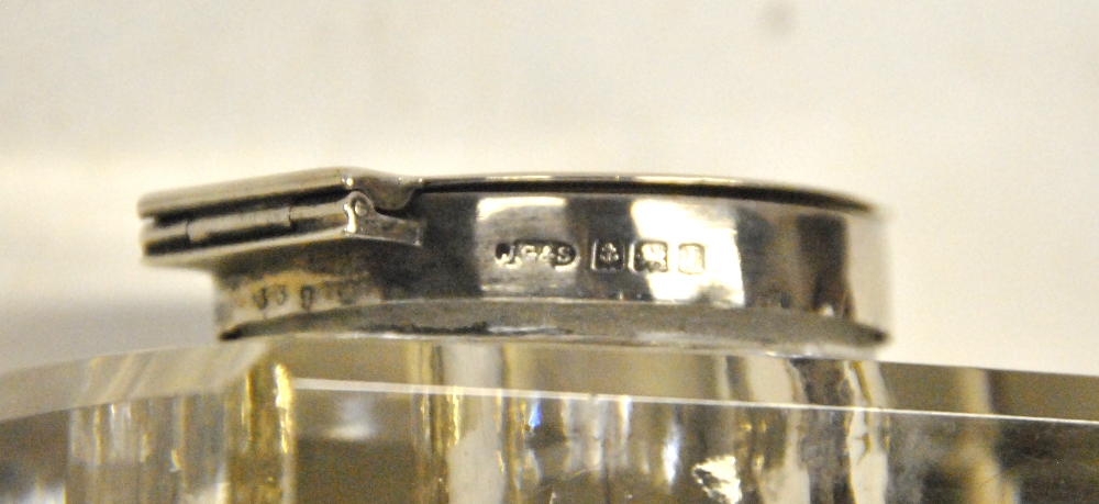 A cut glass inkwell with (loose) silver top, Birmingham 1910, - Image 4 of 5