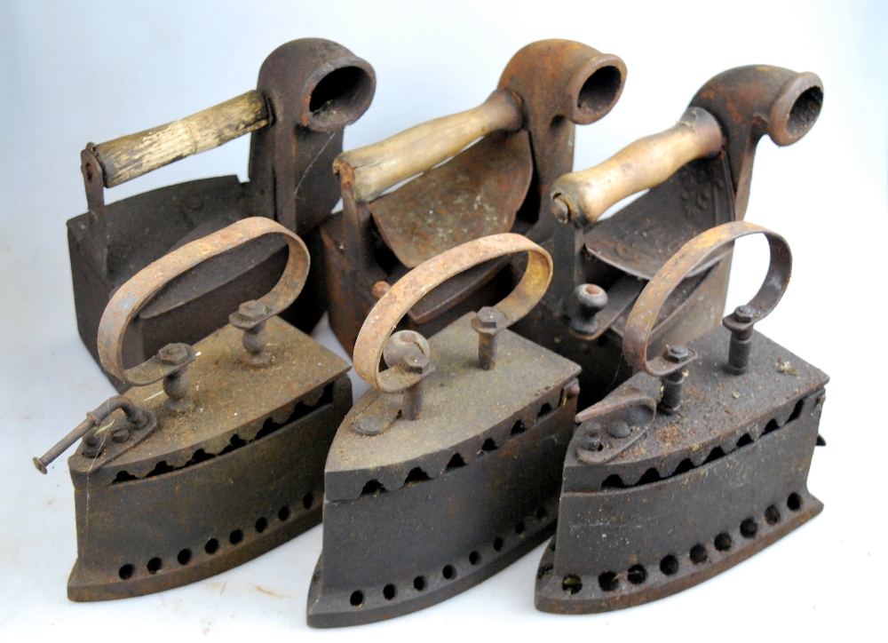 A collection of six antique flat-irons - Image 2 of 4