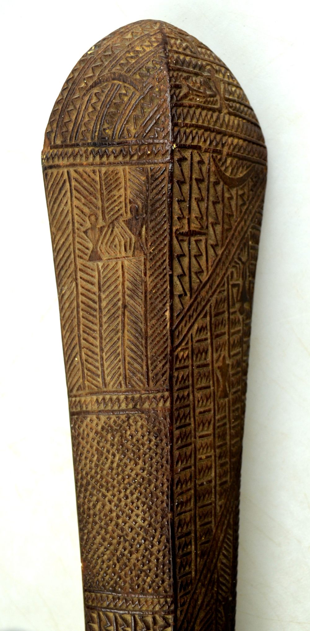 An 18/19th century Tongan War Club, Kingdom of Tonga, Polynesia, an Apa Apai of crocodile head ( - Image 4 of 12