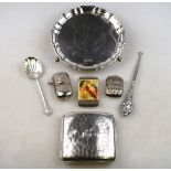 A Georgian style silver visiting card salver with moulded pie-crust border, on hoof feet,