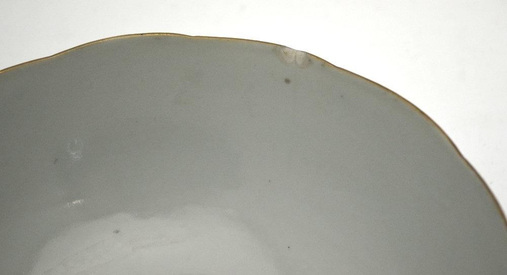 A Chinese famille rose early 19th century bowl decorated with fruit including mulberry, - Image 3 of 5