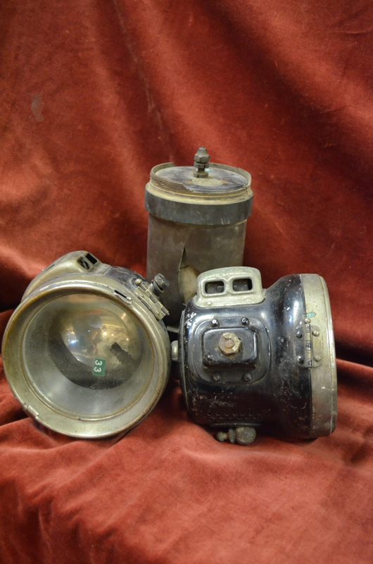 Assorted vintage carbide car lamps including a pair of japanned Powell & Hanmer Ltd, - Image 4 of 5