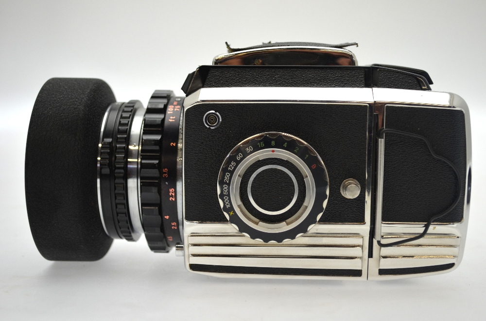 A Zenza Bronica camera no CB153867, with Nikon Nikkor-P 1:2.8 f = 75mm lens no. - Image 4 of 5