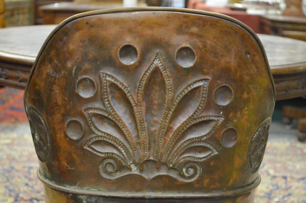 A grape-picker's copper hod with floral and foliate embossed top - Image 3 of 5