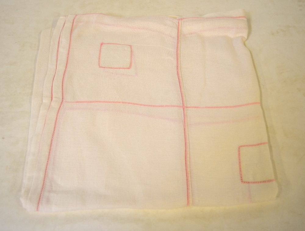 A box of table linen to include a hand-painted set of table mats, - Image 2 of 5