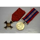 An Italian 11th Army cross for the Albanian Front to/w a British 1939/45 war medal (2)