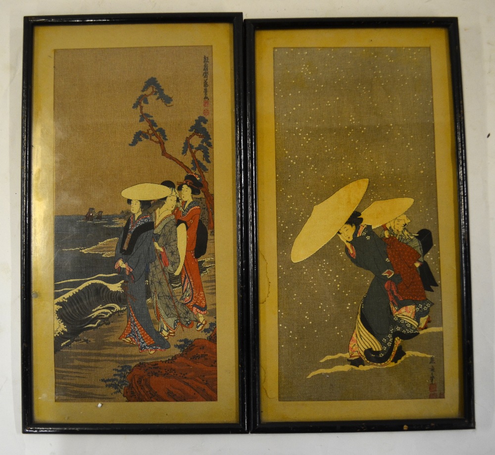 Five Japanese woodcut prints of figures to/w a Chinese story of silk (6) - Image 4 of 6