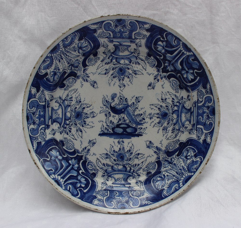 A blind earl pattern dish with a gilt sc - Image 10 of 11