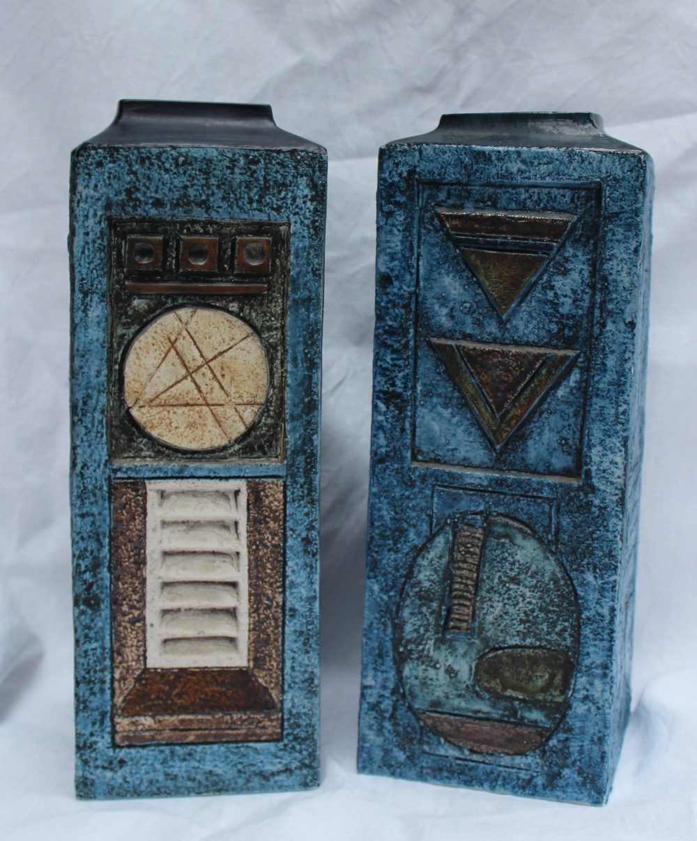 A pair of large blue ground troika vases - Image 2 of 8