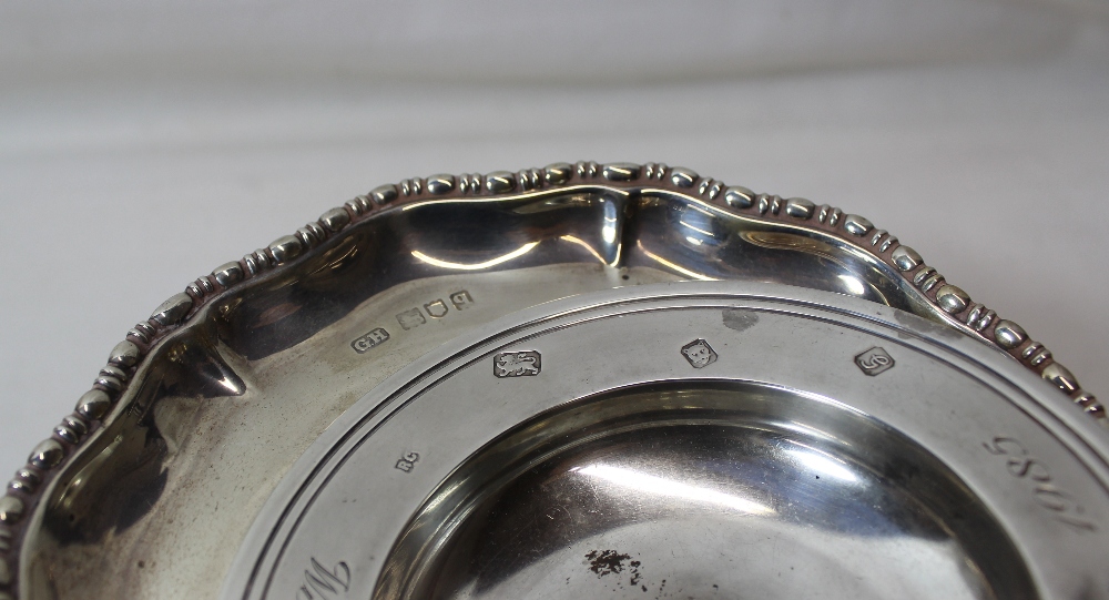 A George V silver tazza with a reel moul - Image 2 of 2