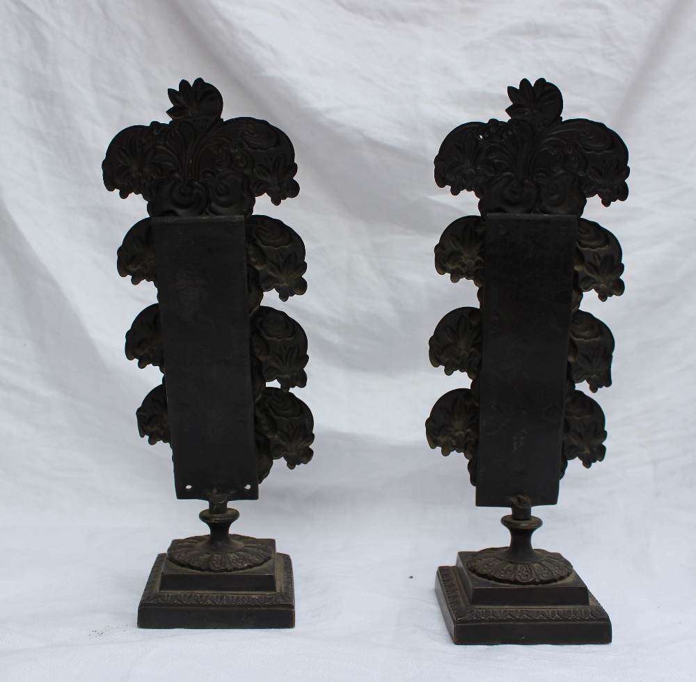 A pair of 19th century bronze letter rac - Bild 5 aus 5