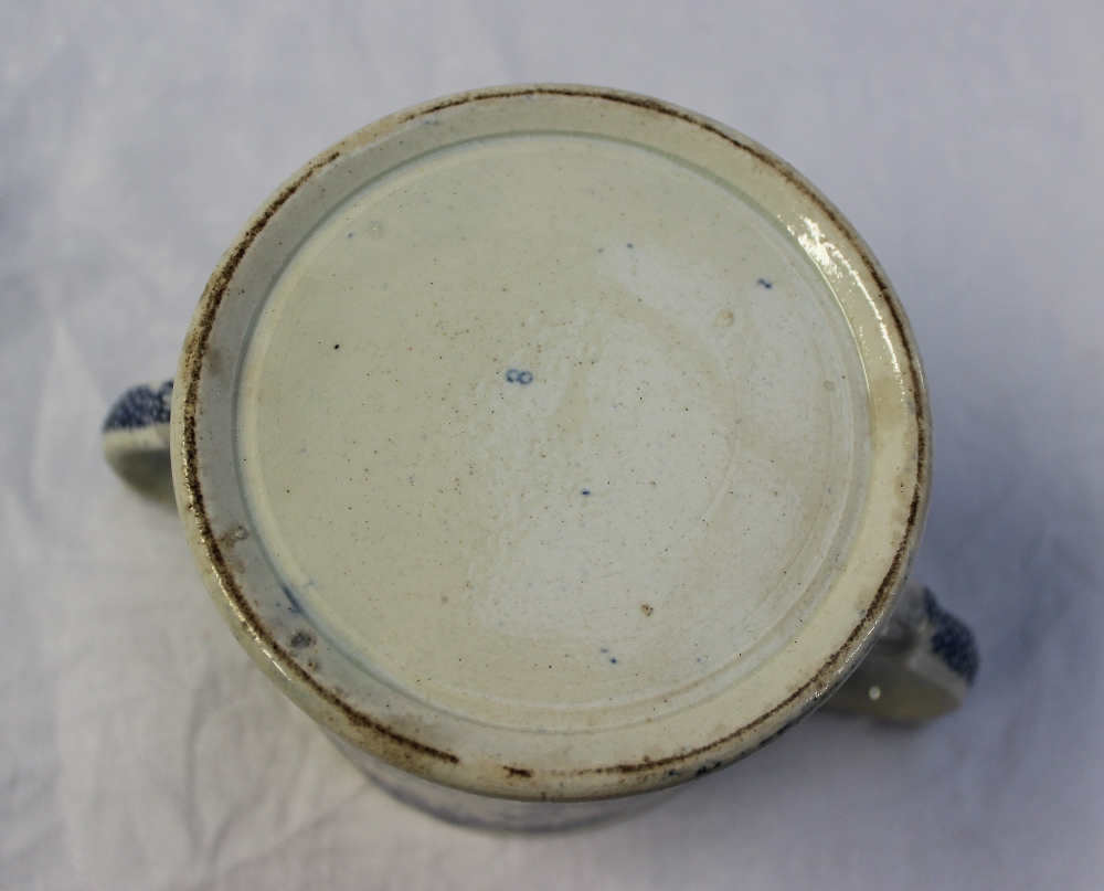 A Swansea pottery loving cup decorated with a pagoda and bridge, 10cm high - Image 4 of 4