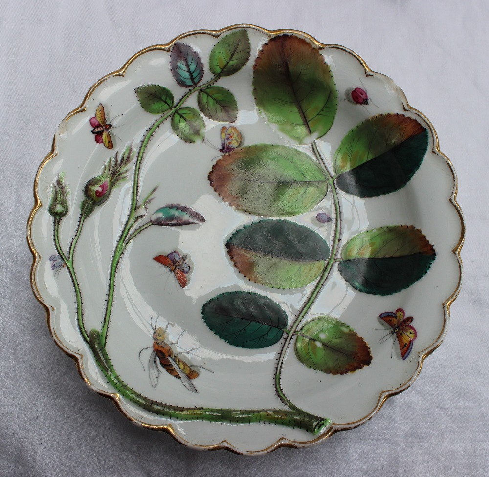 A blind earl pattern dish with a gilt sc - Image 2 of 11