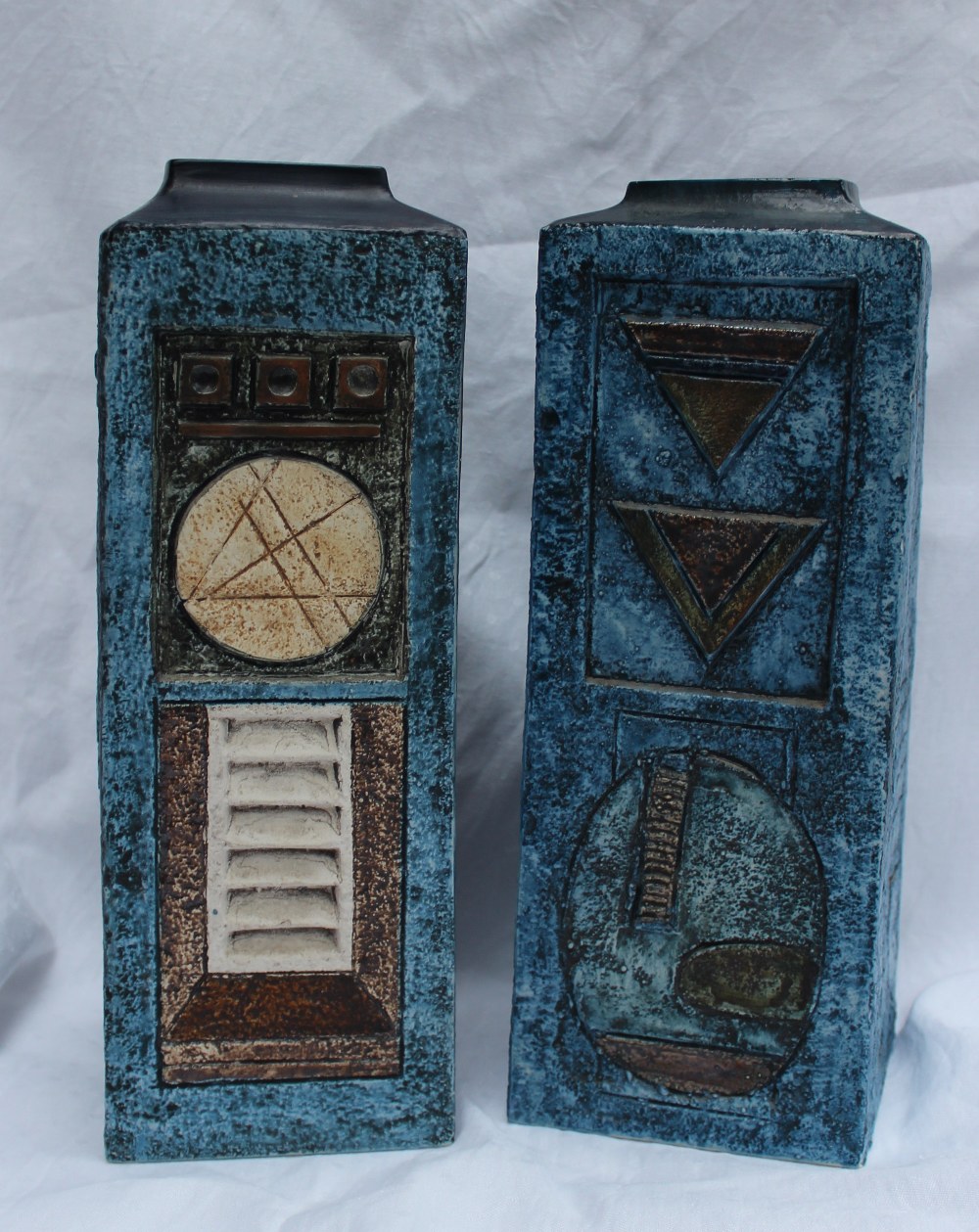 A pair of large blue ground troika vases - Image 3 of 8