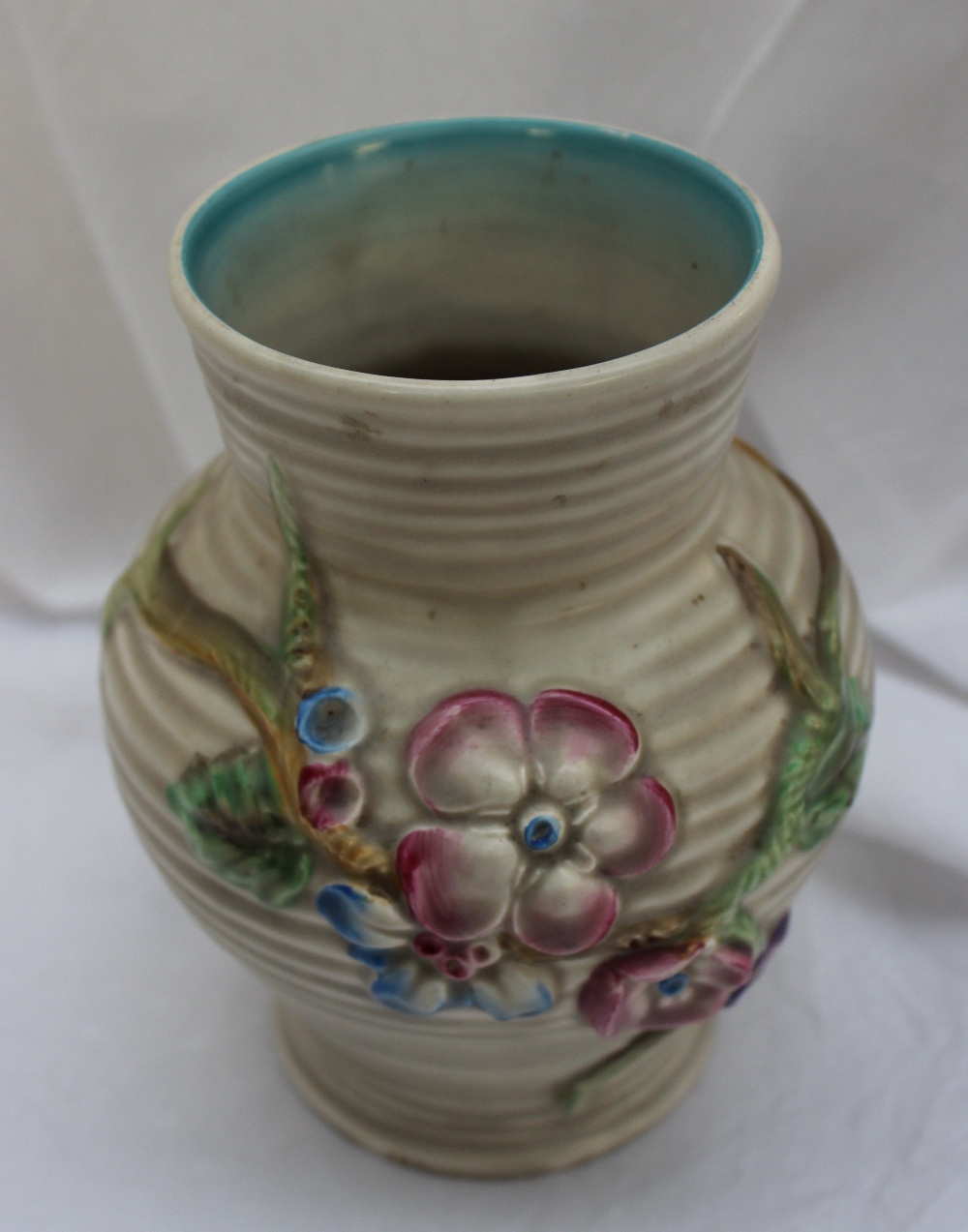 A Clarice Cliff Budgerigar vase, of oval form with two budgerigars on a rocky base, 28cm long - Image 7 of 9