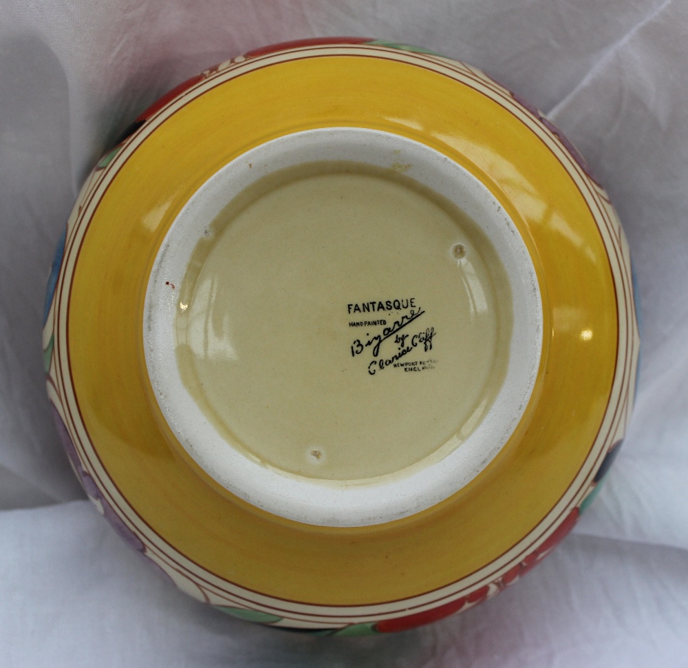 A Clarice Cliff Gardenia pattern bowl, of circular form, with concentric bands to the interior, - Image 6 of 6