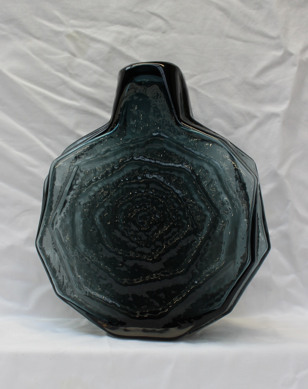 A Whitefriars glass textured `banjo` vase designed by Geoffrey Baxter
 CONDITION REPORT: some - Image 6 of 8