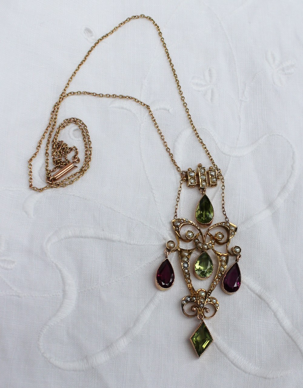 Suffragette interest - An Edwardian amethyst, seed pearl and peridot pendant, in a yellow metal - Image 2 of 4