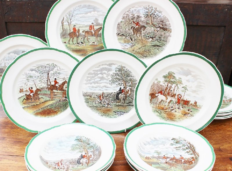 A Spode part Dinner Service transfer printed and infil decorated with scenes from "The Hunt" from - Image 2 of 5