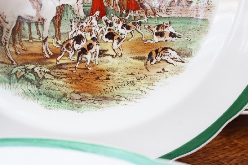 A Spode part Dinner Service transfer printed and infil decorated with scenes from "The Hunt" from - Image 5 of 5