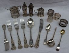 A Victorian silver fiddle thread and shell pattern fork and spoon, London, 1888 and 1885,
