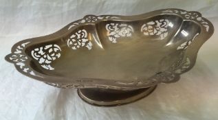 A George VI silver pedestal bowl, with a lobed pierced rim on a spreading foot, Sheffield, 1939,