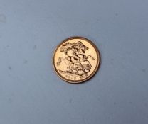 An Elizabeth II gold Sovereign dated 2000