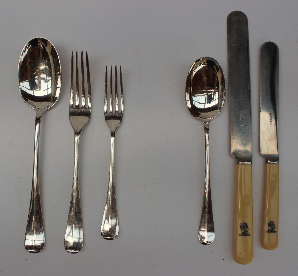 An electroplated oak cased flatware service, comprising twelve table forks, twelve table knives, - Image 2 of 7