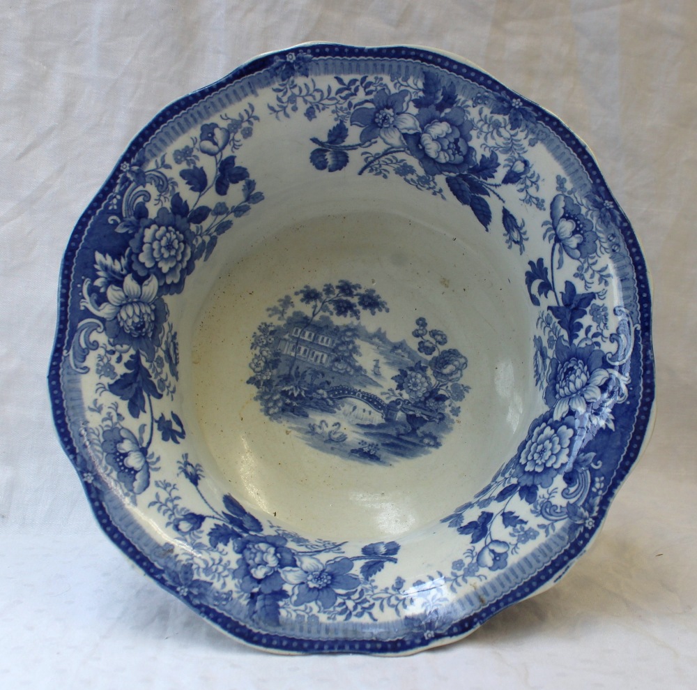 A 19th century blue and white twin handled open tureen, printed in blue and white in the 'Royal - Image 3 of 4