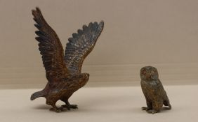 A cold painted bronze model of a owl, 3.