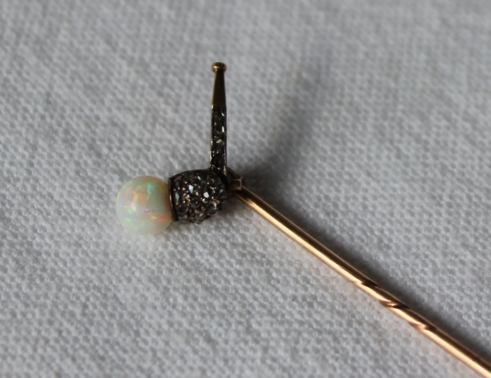 An opal and diamond stick pin in the form of a pipe blowing a bubble - Image 3 of 3