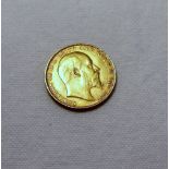 An Edward VII gold sovereign, dated 1907,