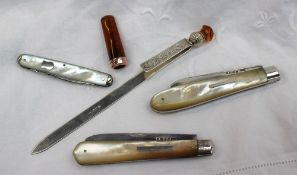 A Victorian silver bladed pocket knife, Sheffield, 1882, with a mother of pearl handle,