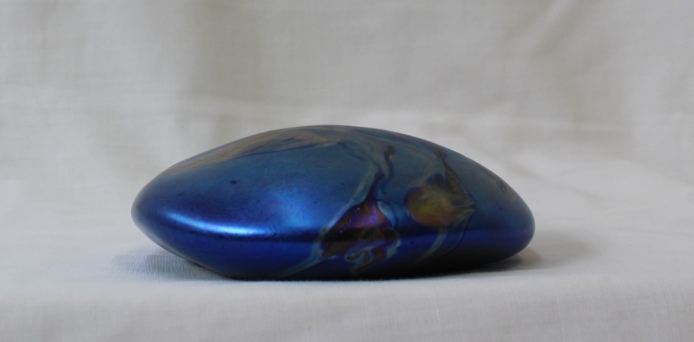 Siddy Langley Glass, a glass paperweight of flattened form, - Image 16 of 16