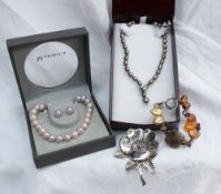 A cultured freshwater pearl necklace with a silver clasp together with assorted costume jewellery