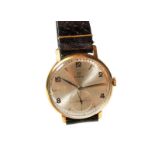 OMEGA. RELOJ de pulsera con caja en oro y segundero a las seis. Correa en piel.