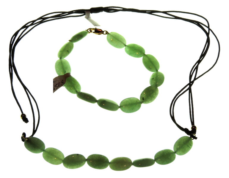 JUEGO DE COLLAR Y PULSERA de cuentas de cuarzo verde.