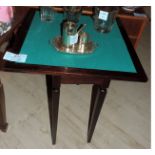 MESA DE JUEGO En madera. Medidas: 70x65x64 cm. Starting Price €60