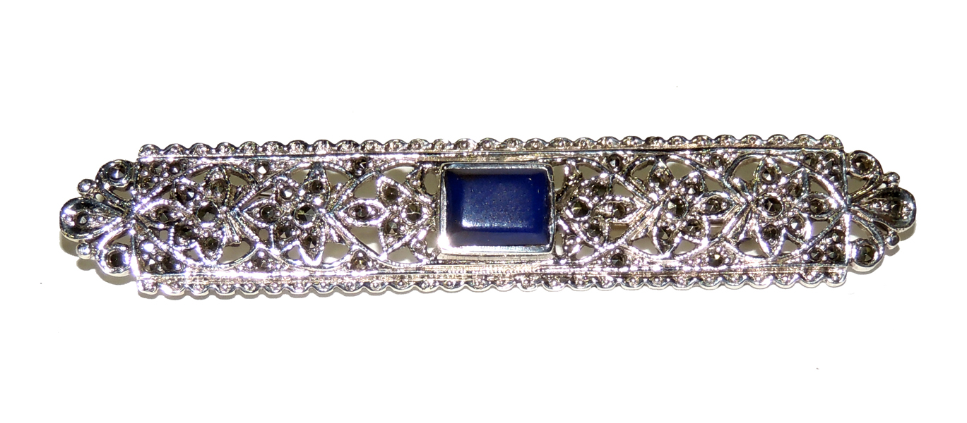 BROCHE de marquesitas y lapislázuli, en plata. Starting Price €50 - Image 2 of 2