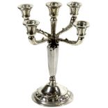 CANDELABRO de cinco luces, en plata. Altura: 28 cm. Starting Price €100